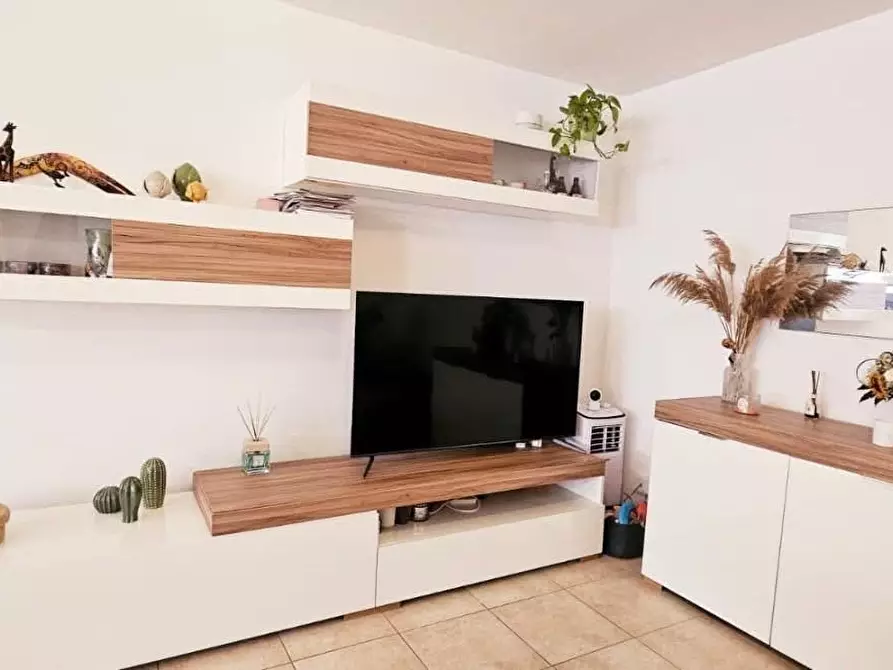 Immagine 2 di Appartamento in vendita  a Carrara