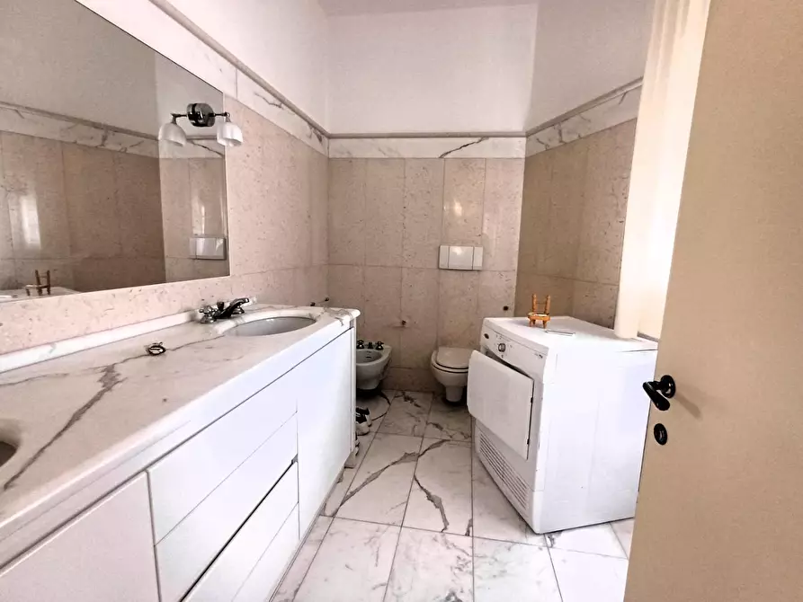 Immagine 11 di Appartamento in vendita  a Empoli