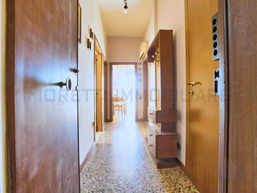 Immagine 2 di Appartamento in vendita  a Piombino