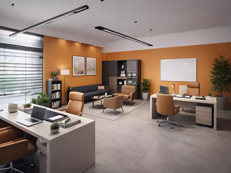 Immagine 2 di Locale commerciale in vendita  a Carrara