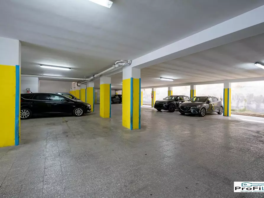 Immagine 18 di Appartamento in vendita  a Bari