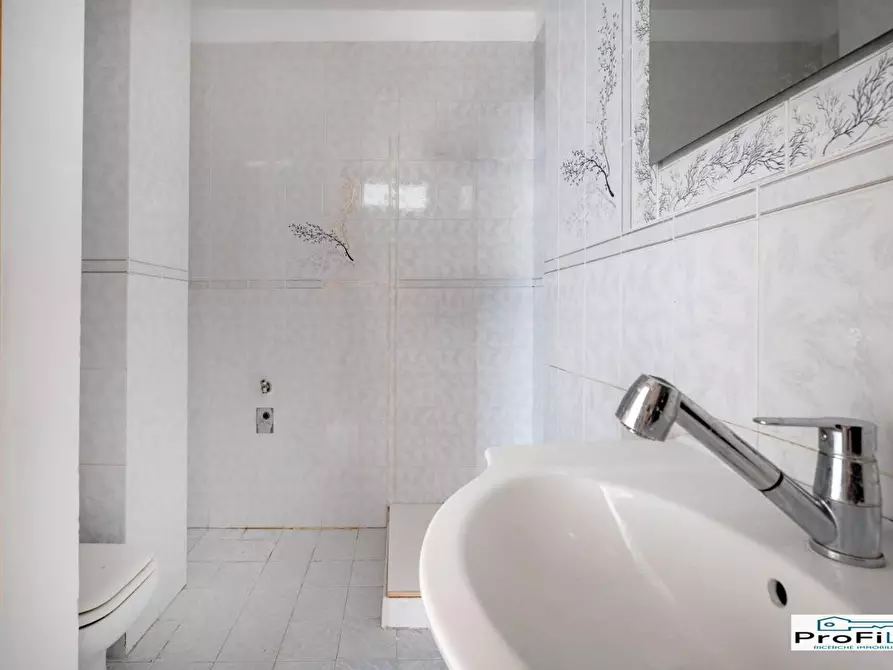 Immagine 10 di Appartamento in vendita  a Bari