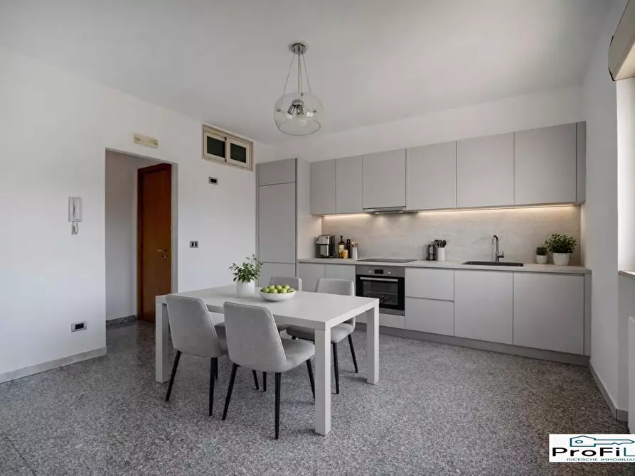 Immagine 2 di Appartamento in vendita  a Bari