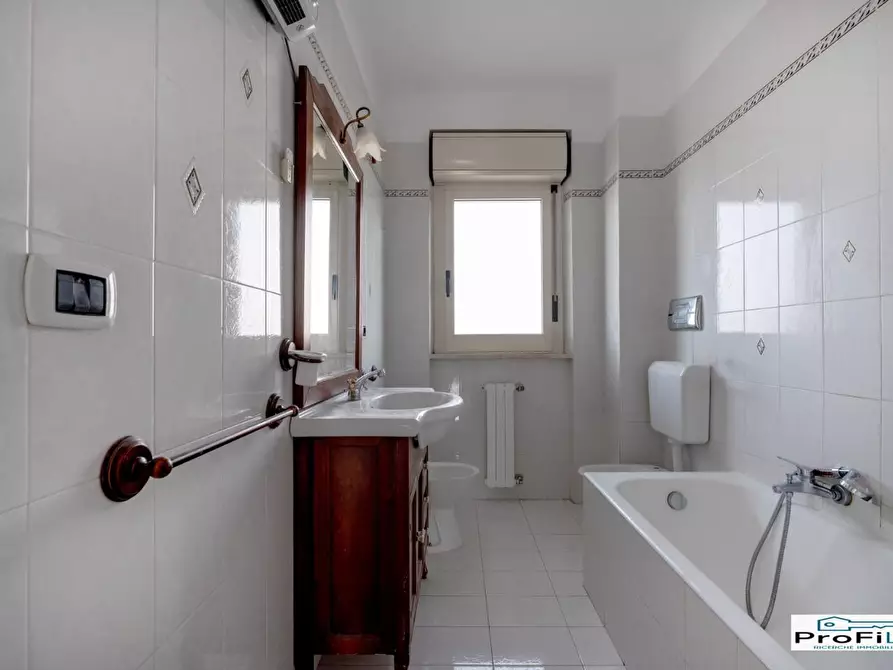 Immagine 6 di Appartamento in vendita  a Bari