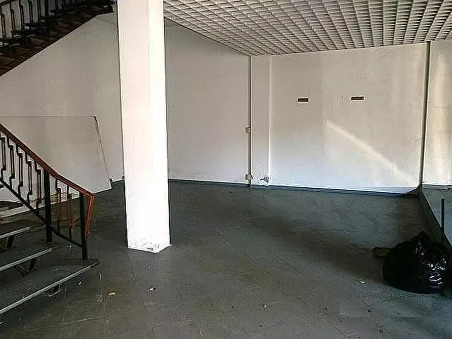 Immagine 6 di Locale commerciale in vendita  a Ponsacco