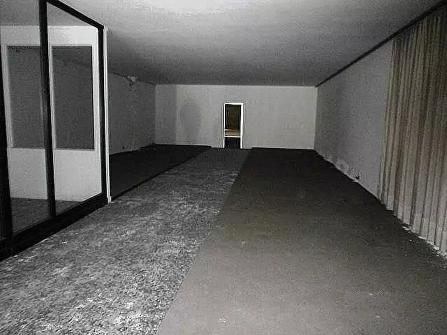 Immagine 3 di Locale commerciale in vendita  a Ponsacco