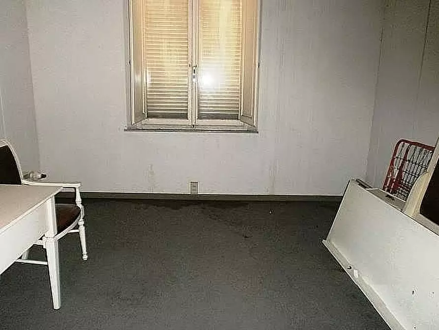 Immagine 5 di Locale commerciale in vendita  a Ponsacco