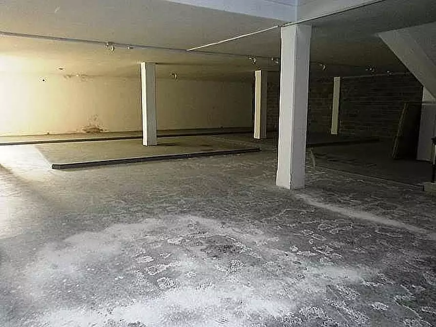 Immagine 8 di Locale commerciale in vendita  a Ponsacco