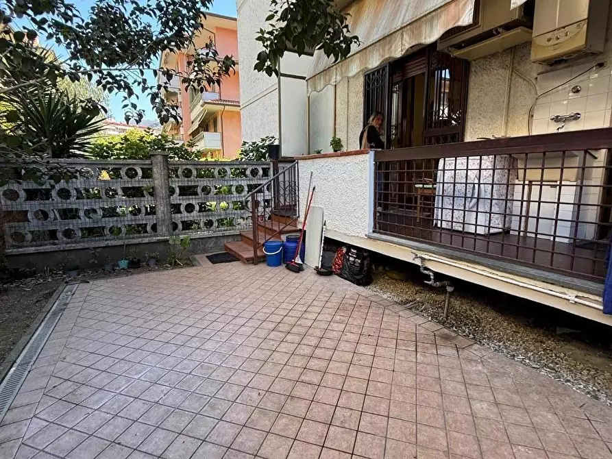 Immagine 5 di Appartamento in vendita  a Massa