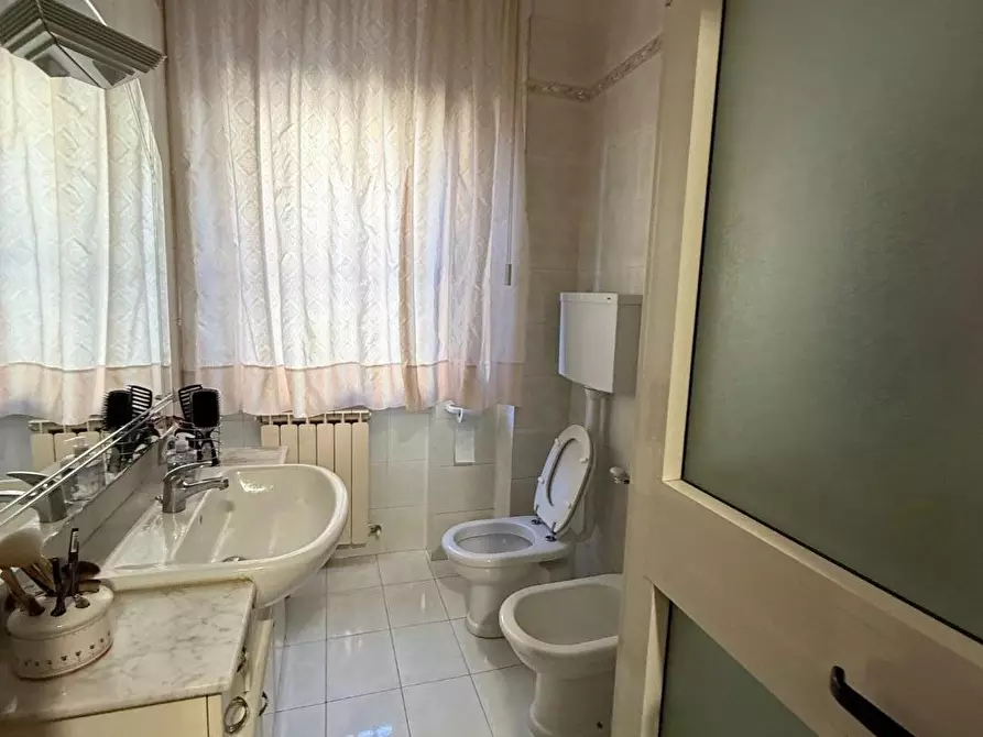 Immagine 12 di Appartamento in vendita  a Massa