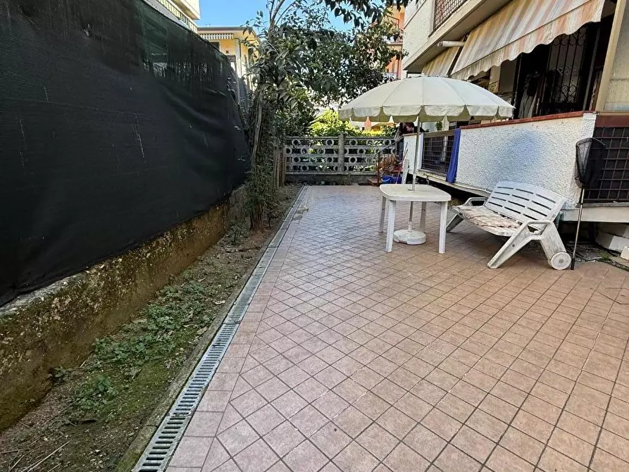 Immagine 4 di Appartamento in vendita  a Massa