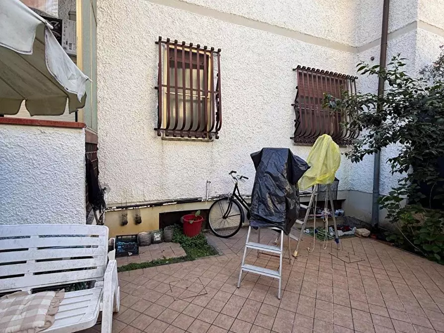 Immagine 3 di Appartamento in vendita  a Massa