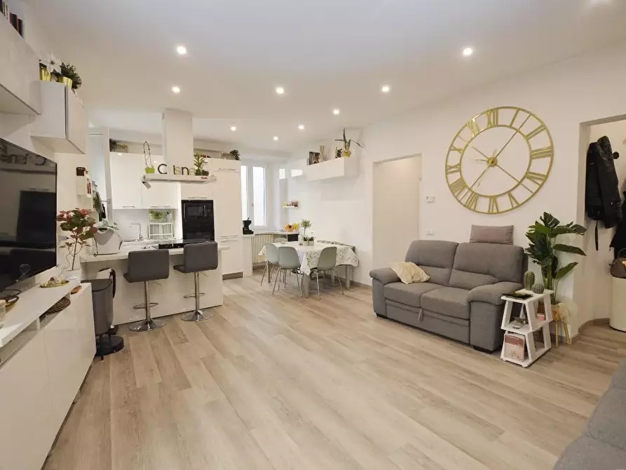 Immagine 1 di Appartamento in vendita  a Lucca