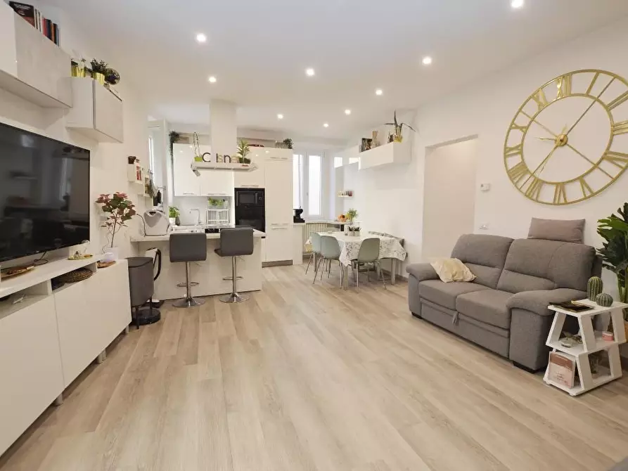 Immagine 2 di Appartamento in vendita  a Lucca