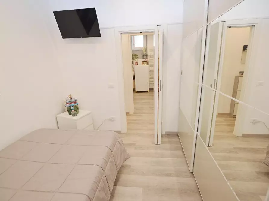 Immagine 14 di Appartamento in vendita  a Lucca