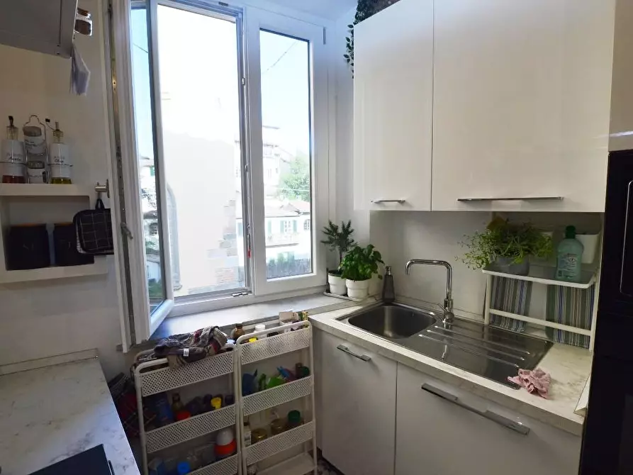 Immagine 6 di Appartamento in vendita  a Lucca