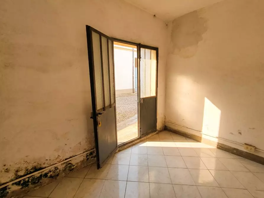 Immagine 5 di Locale commerciale in vendita  a Ponsacco