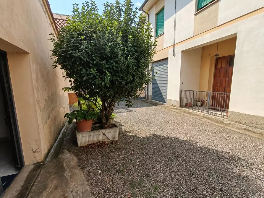 Immagine 6 di Locale commerciale in vendita  a Ponsacco