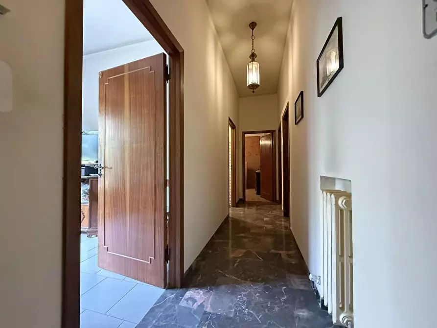 Immagine 5 di Appartamento in vendita  a Siena