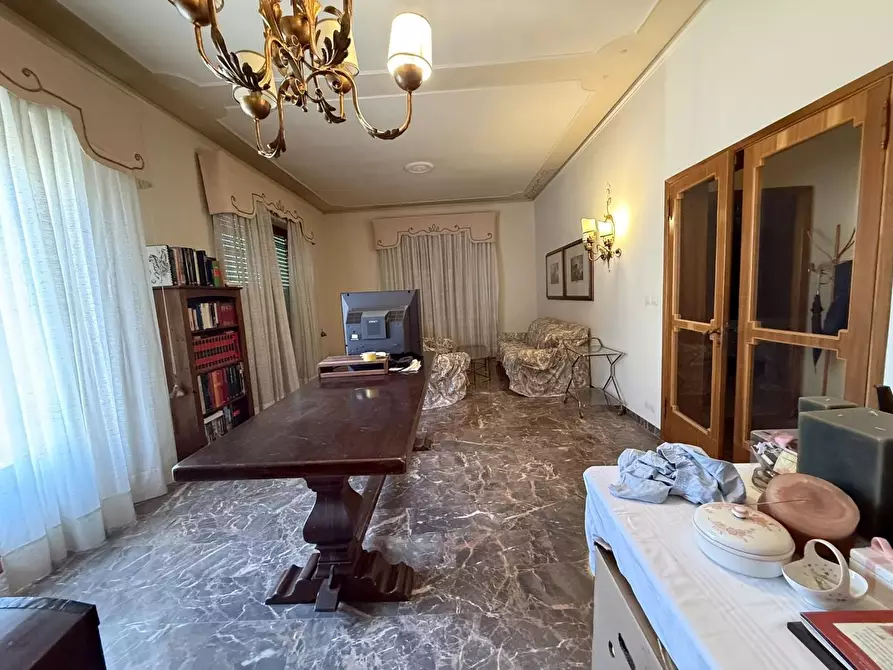 Immagine 1 di Appartamento in vendita  a Siena