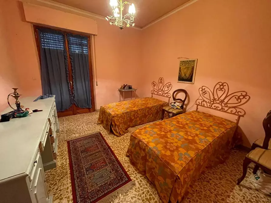 Immagine 10 di Appartamento in vendita  a Siena