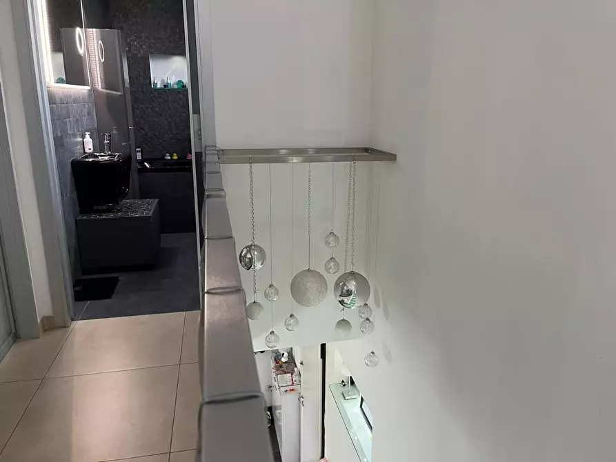 Immagine 10 di Villa in vendita  a Capannori