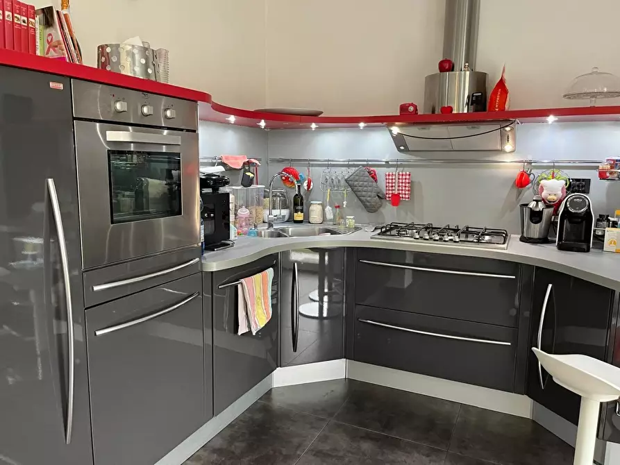 Immagine 15 di Villa in vendita  a Capannori