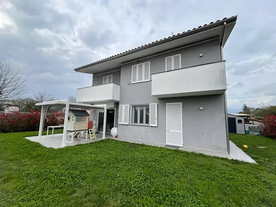 Immagine 16 di Villa in vendita  a Capannori