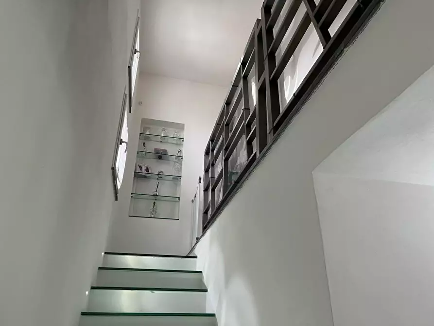 Immagine 11 di Villa in vendita  a Capannori