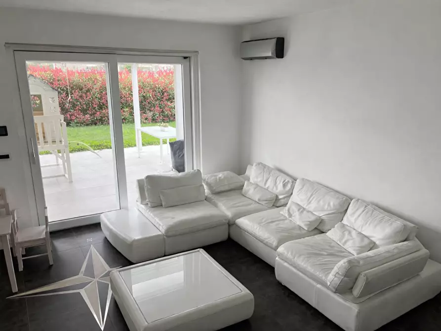 Immagine 26 di Villa in vendita  a Capannori