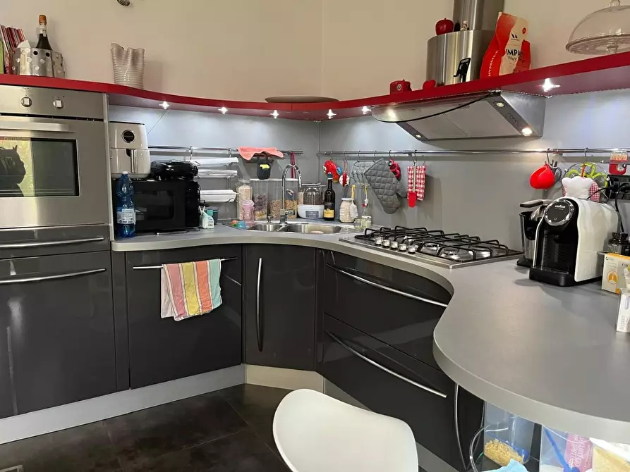 Immagine 3 di Villa in vendita  a Capannori