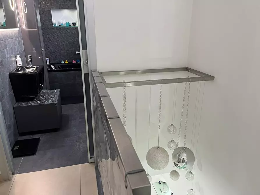 Immagine 9 di Villa in vendita  a Capannori