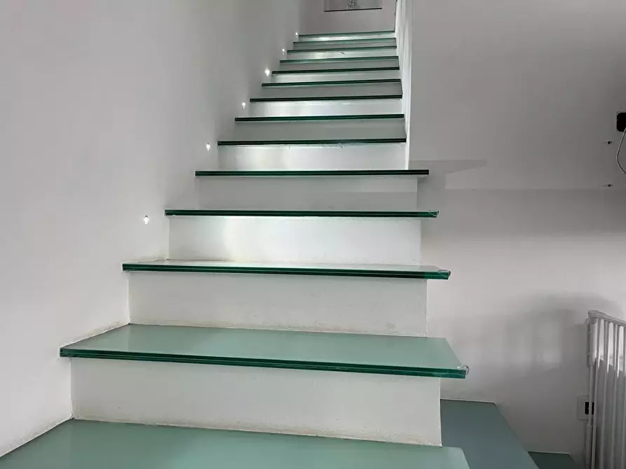 Immagine 12 di Villa in vendita  a Capannori