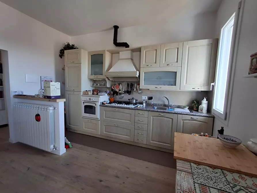 Immagine 8 di Appartamento in vendita  a Capraia E Limite