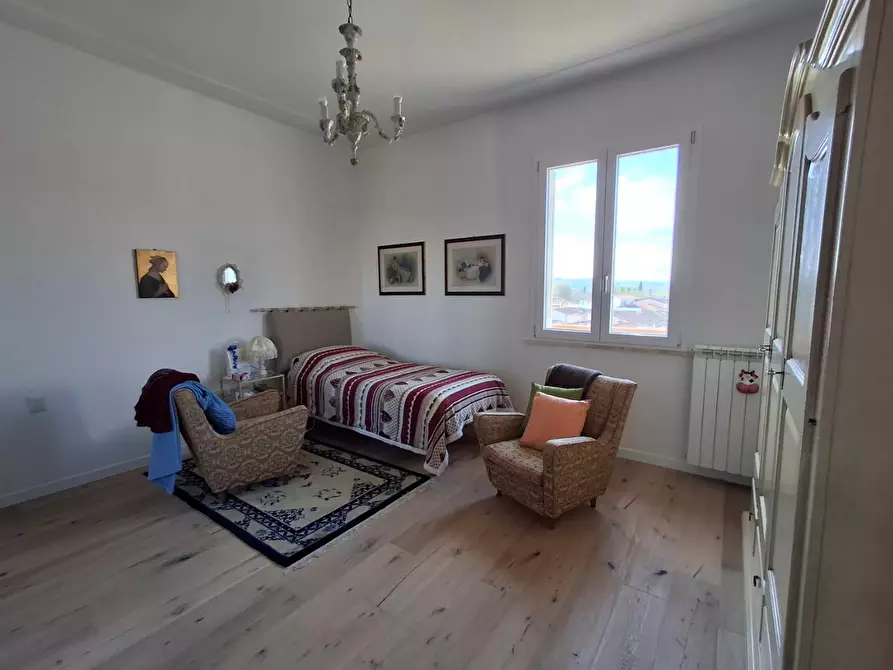 Immagine 19 di Appartamento in vendita  a Capraia E Limite