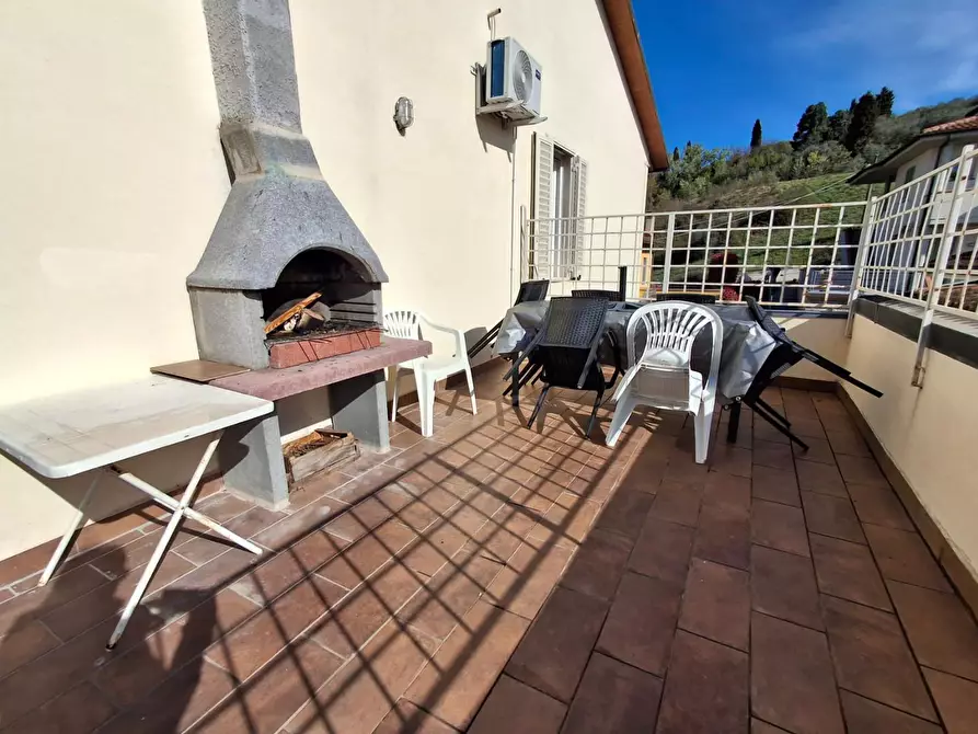 Immagine 10 di Appartamento in vendita  a Capraia E Limite