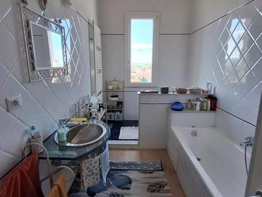 Immagine 22 di Appartamento in vendita  a Capraia E Limite