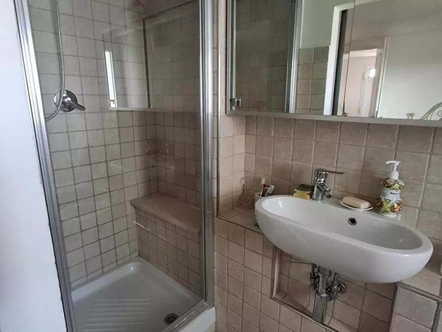 Immagine 33 di Appartamento in vendita  a Capraia E Limite