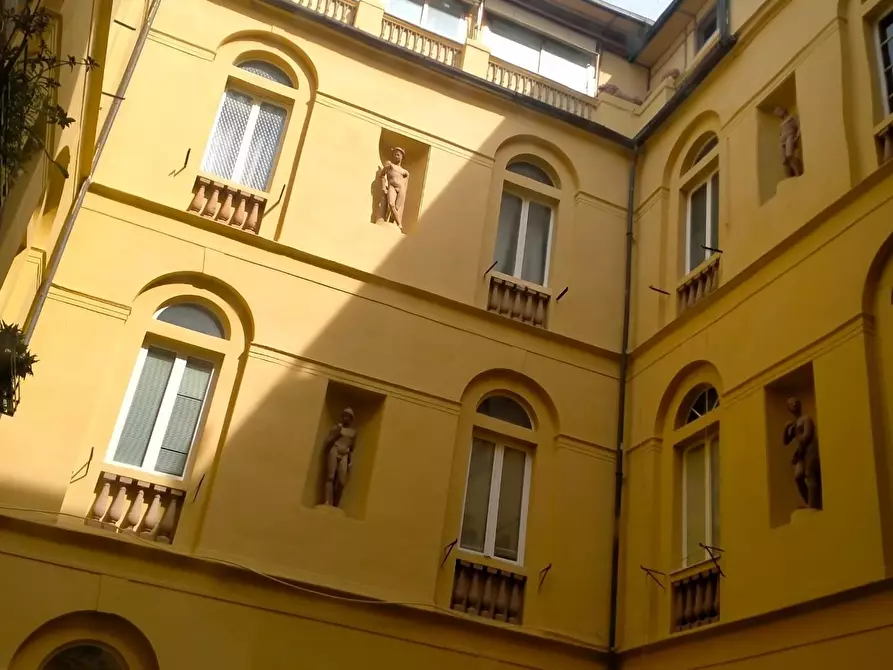 Immagine 16 di Appartamento in vendita  a Livorno