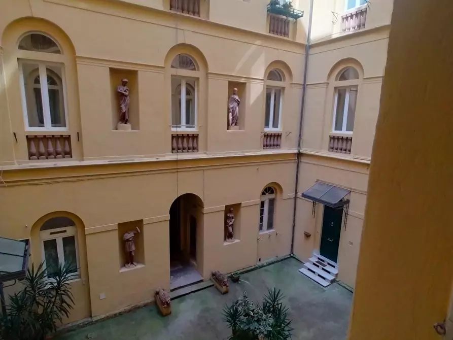 Immagine 17 di Appartamento in vendita  a Livorno