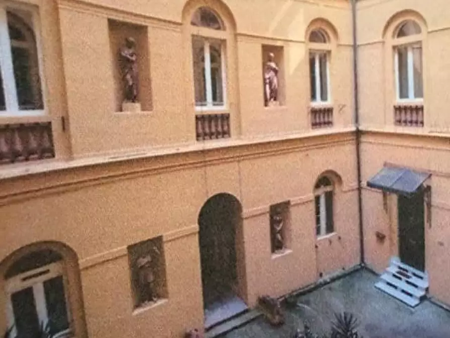 Immagine 2 di Appartamento in vendita  a Livorno