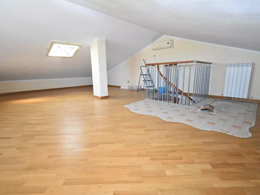 Immagine 72 di Villa in vendita  a San Giuliano Terme