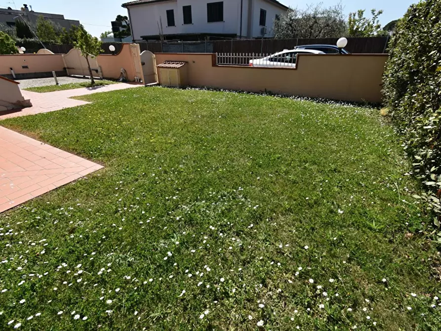 Immagine 84 di Villa in vendita  a San Giuliano Terme