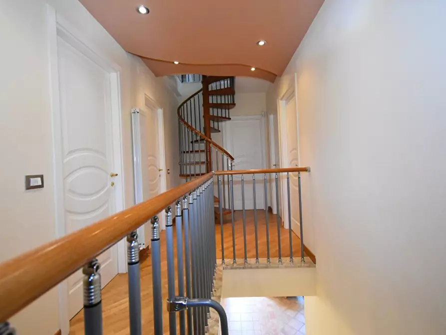 Immagine 36 di Villa in vendita  a San Giuliano Terme