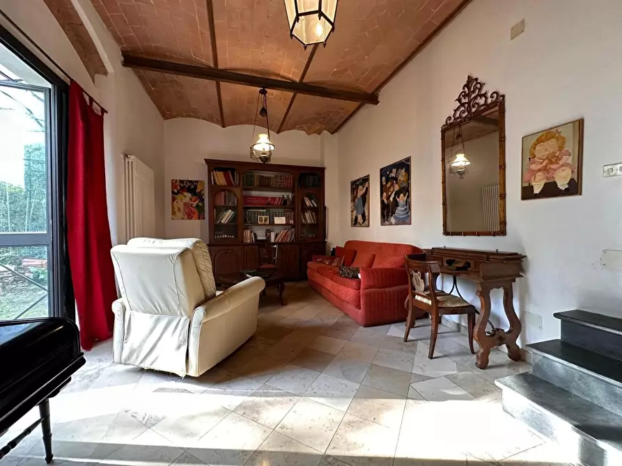 Immagine 16 di Casa colonica in vendita  a Crespina Lorenzana