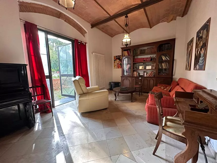 Immagine 19 di Casa colonica in vendita  a Crespina Lorenzana