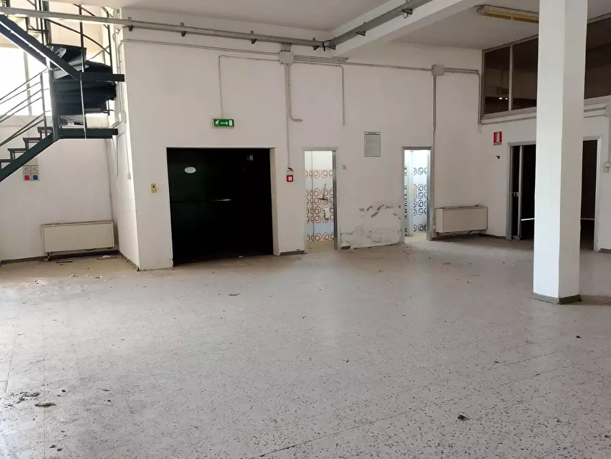 Immagine 5 di Capannone industriale in vendita  a Empoli