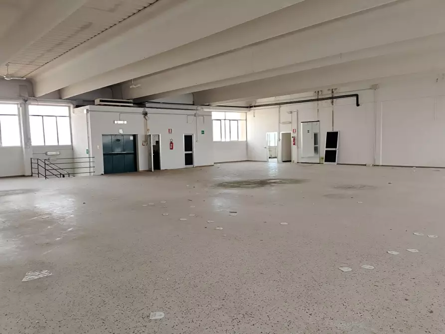 Immagine 10 di Capannone industriale in vendita  a Empoli