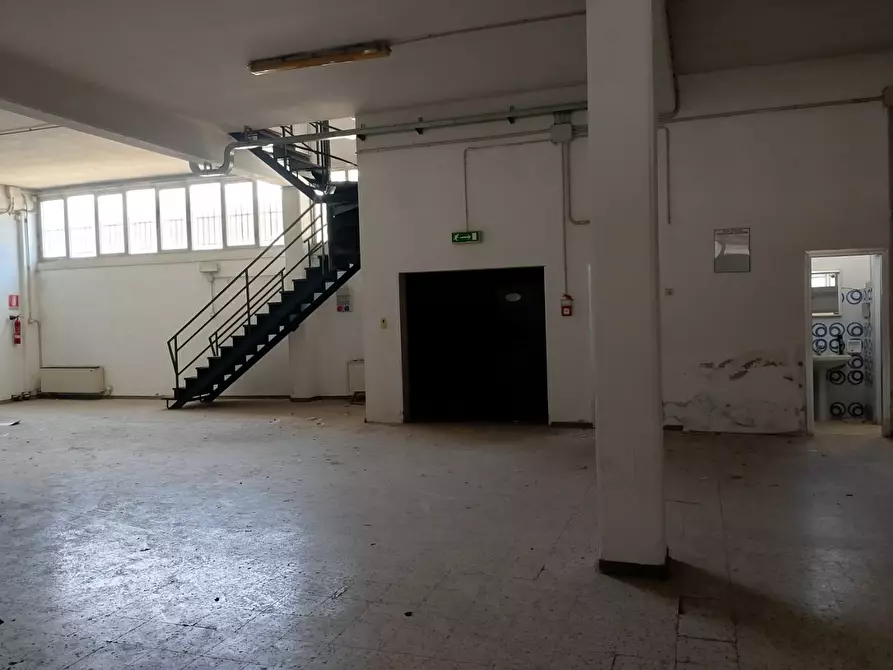 Immagine 9 di Capannone industriale in vendita  a Empoli
