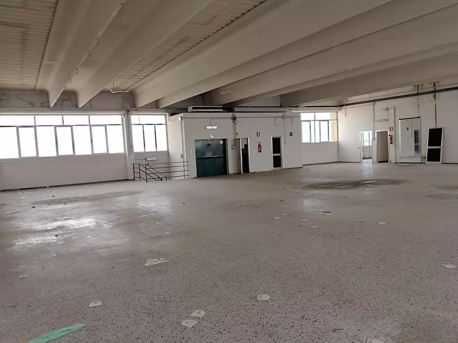 Immagine 12 di Capannone industriale in vendita  a Empoli